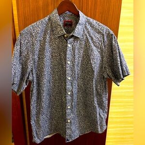 Untuckit Men’s dress shirt